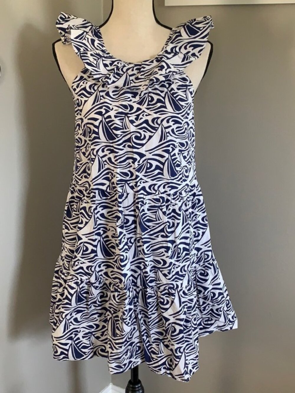 Vineyard Vines dress white and blue